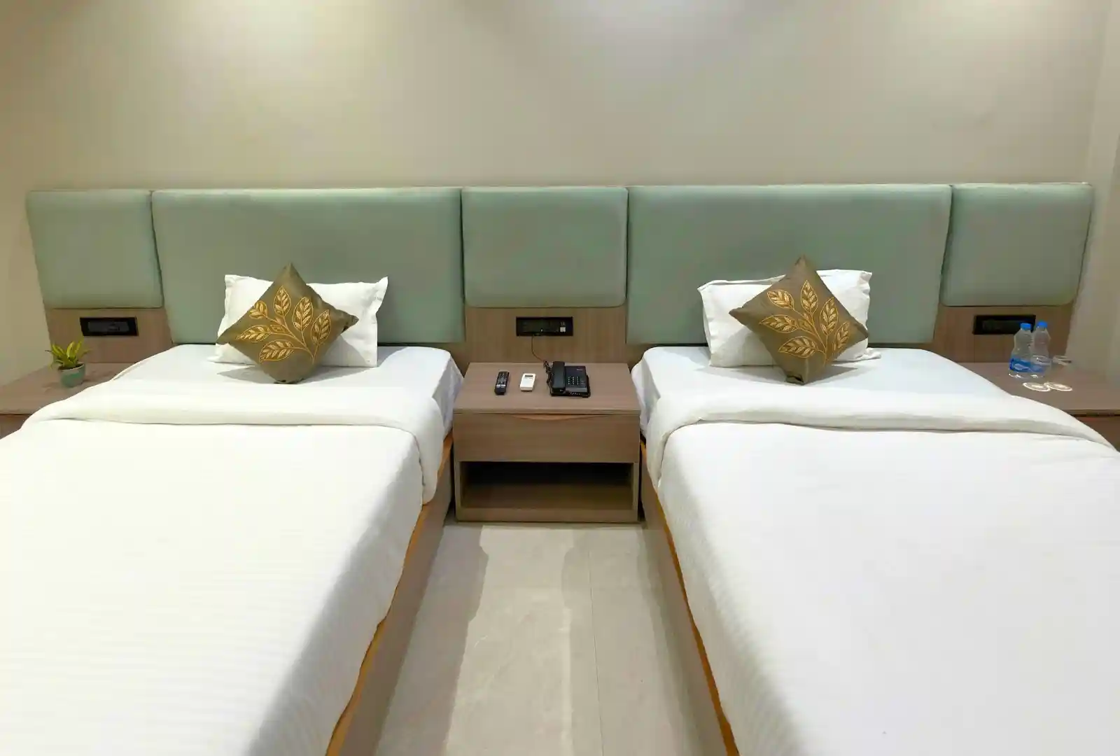 Executive Heritage Suite Bedroom - Golden Bagh Alwar