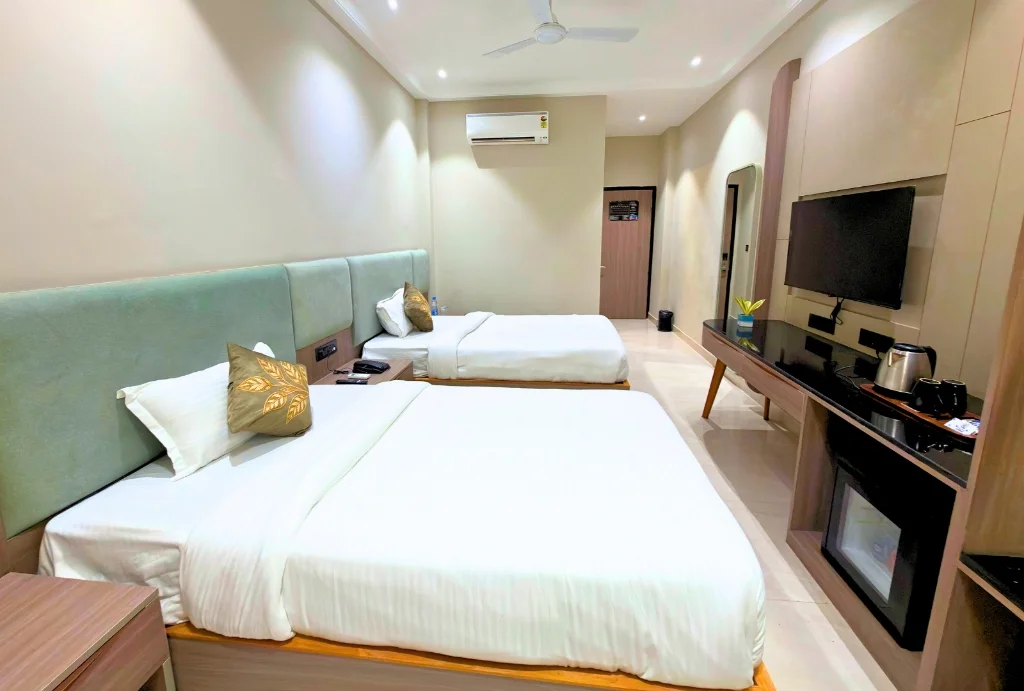 Premium Room Work Desk & TV